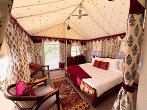 Luxury Tent, 1 Double Bed | Desk, blackout drapes, free WiFi, bed sheets - Mountain Vieww Retrreat at Indrunag (Dharamshala)