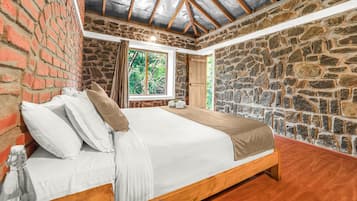 One Bedroom Valley View suite with Balcony | In-room safe, individually decorated, individually furnished, desk