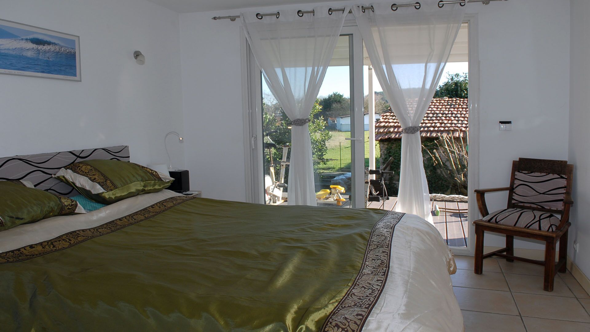 6 bedrooms, iron/ironing board, WiFi, bed sheets