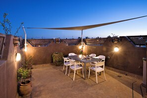 Outdoor dining - Marrakech Exclusive Rental - Household staff and transfer included. (Marrakech)