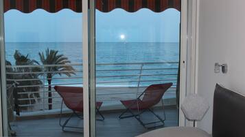 1 slaapkamer, een strijkplank/strijkijzer, gratis wifi