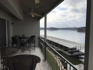 Outdoor dining - The Catalina! Best views on Lake Hamilton! BEST Location! WATER FRONT with Pool! (Hot Springs)