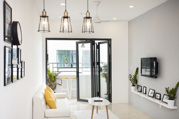 Deluxe Apartment, 2 Bedrooms, Partial Ocean View, Beachside | 2 bedrooms, desk, soundproofing, iron/ironing board - Wonderland 24H Apartment (Nha Trang)