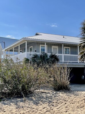 Exterior - Waterfront for swimming, fishin, w/kayaks, ping pong, dock, & memorable SUNSETS! (Dauphin Island)