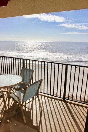 Outdoor dining - Best Splash Pad in town 2/2 sleeps 8 Phoenix V809 (Orange Beach)