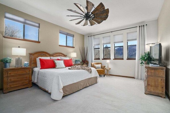 7 bedrooms, iron/ironing board, cribs/infant beds, travel crib