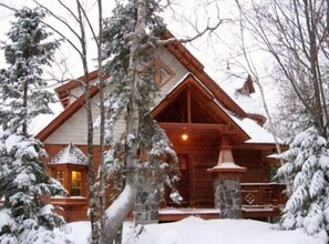 Exterior - The Trail's Edge / "Captain's Quarters" Is A Gorgeous Retreat, In Any Season.  (Duluth)