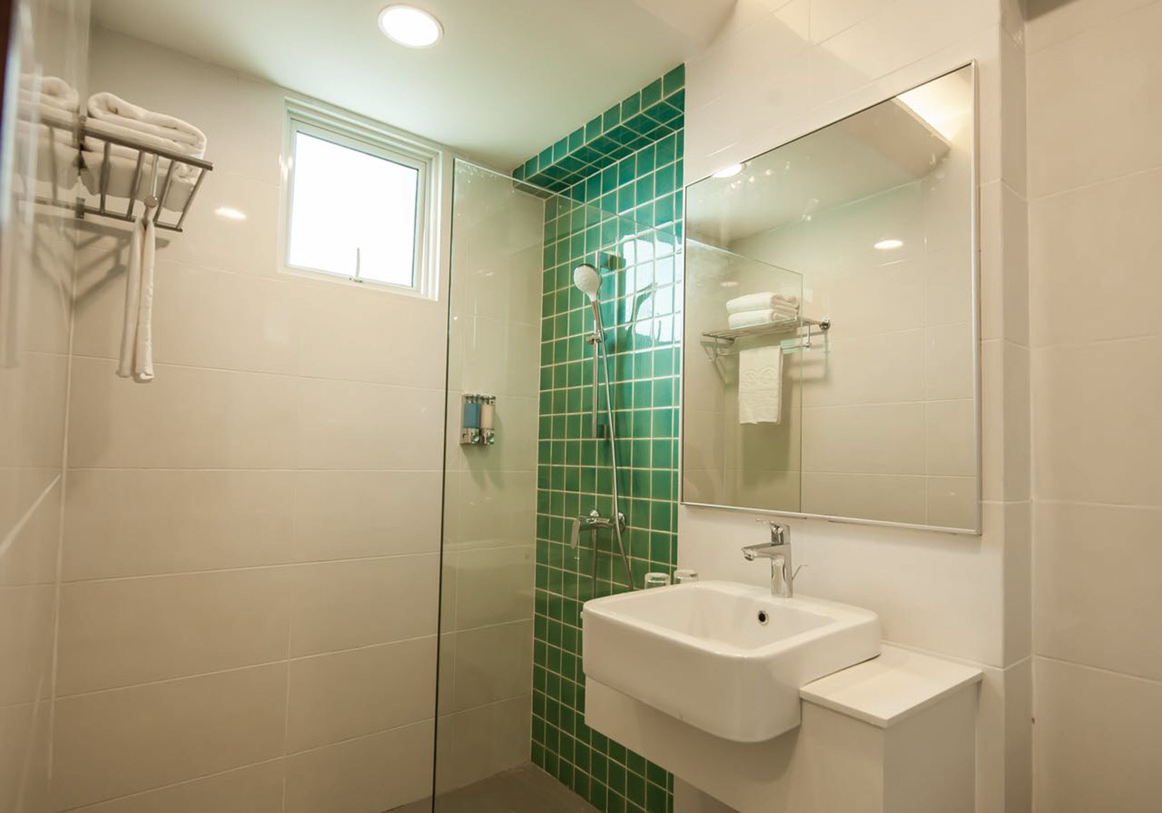 shower, free toiletries, hair dryer, slippers