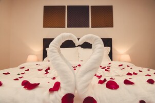 Caja de seguridad en la habitación y escritorio 