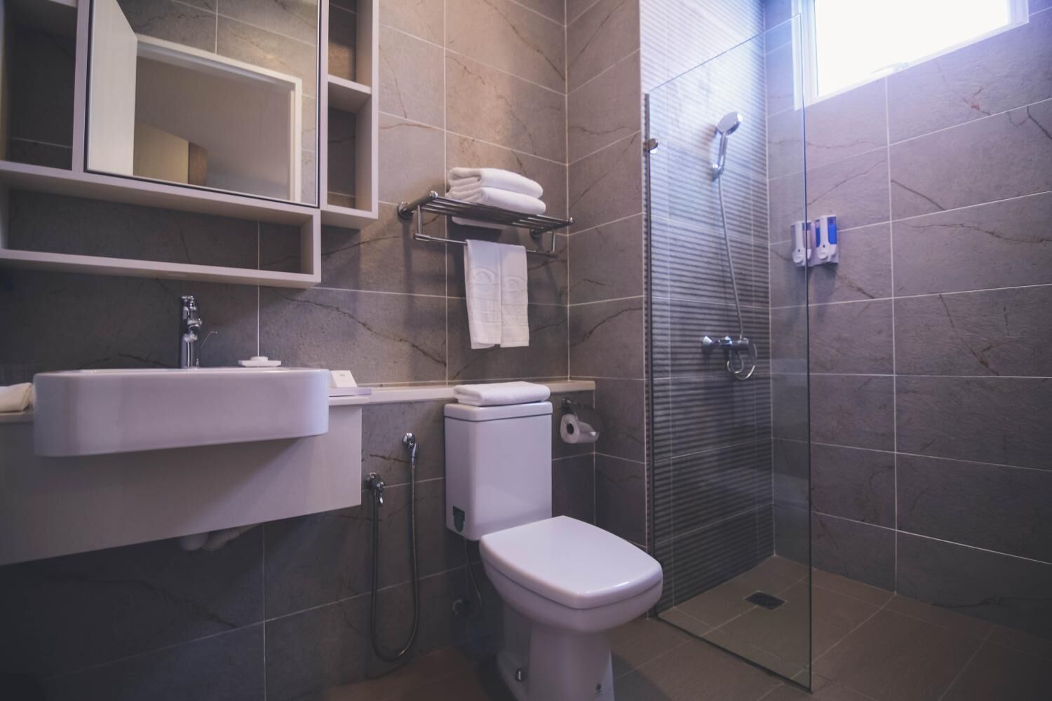 shower, free toiletries, hair dryer, slippers