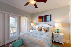 3 Schlafzimmer, Schreibtisch, Reisekinderbett, WLAN