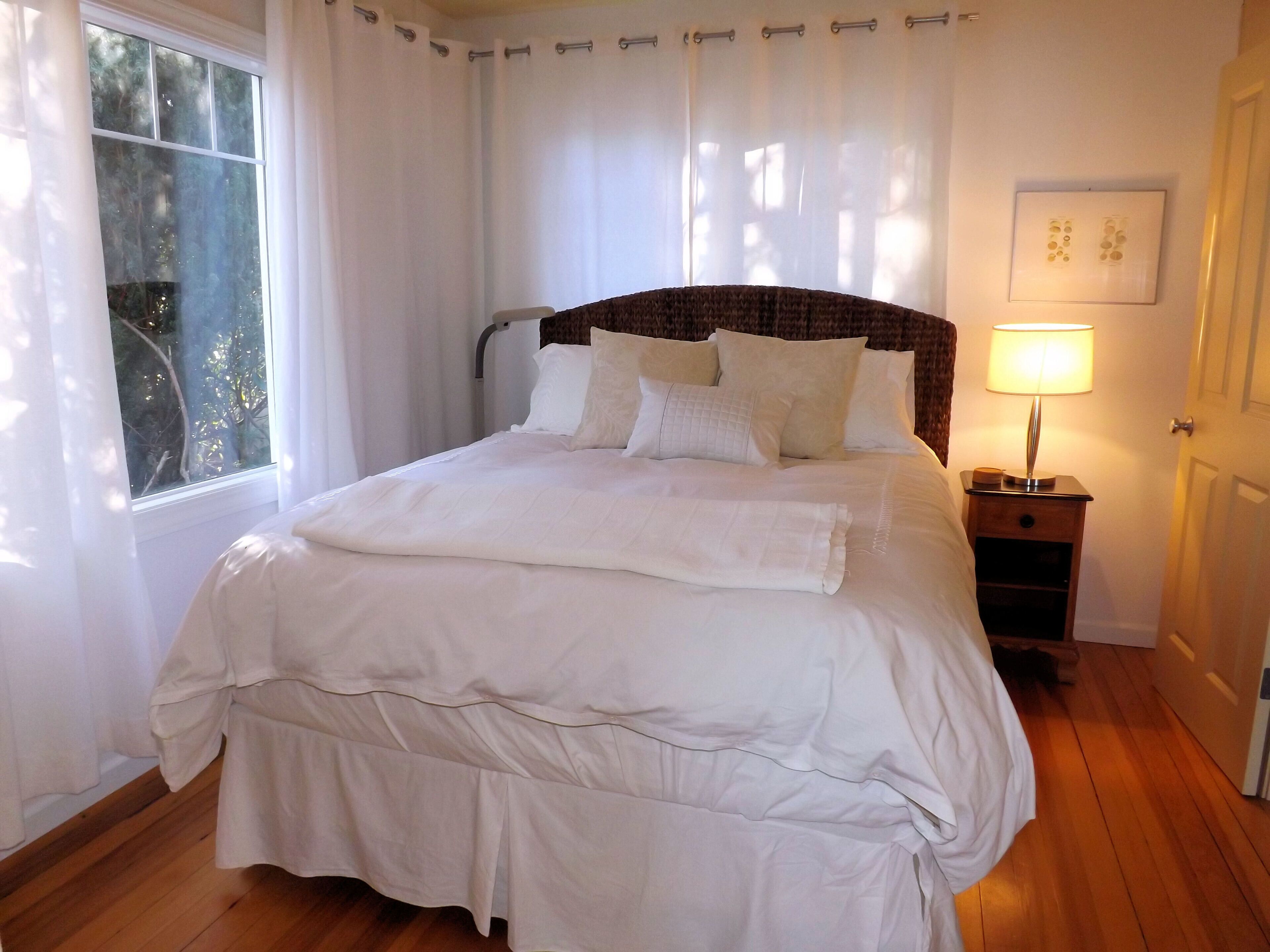 2 habitaciones, tabla de planchar con plancha, wifi y ropa de cama 