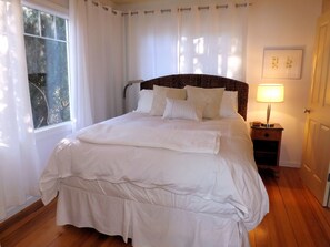 2 makuuhuonetta, silitysrauta/-lauta, Wi-Fi, vuodevaatteet