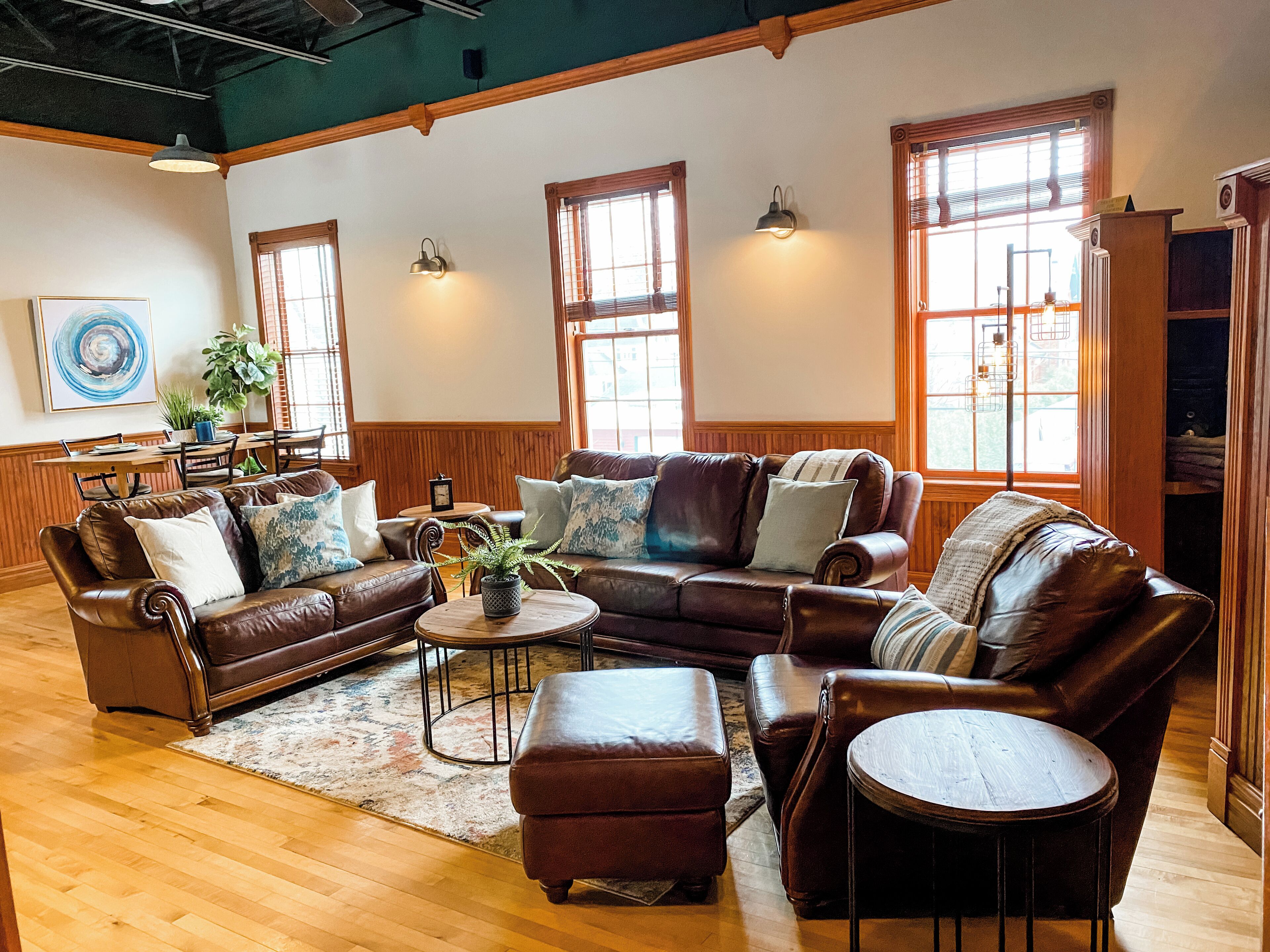 Smart TV, DVD player, stereo, offices