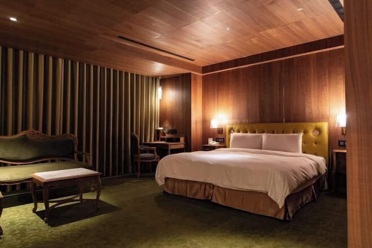 Premium bedding, down comforters, pillowtop beds, in-room safe