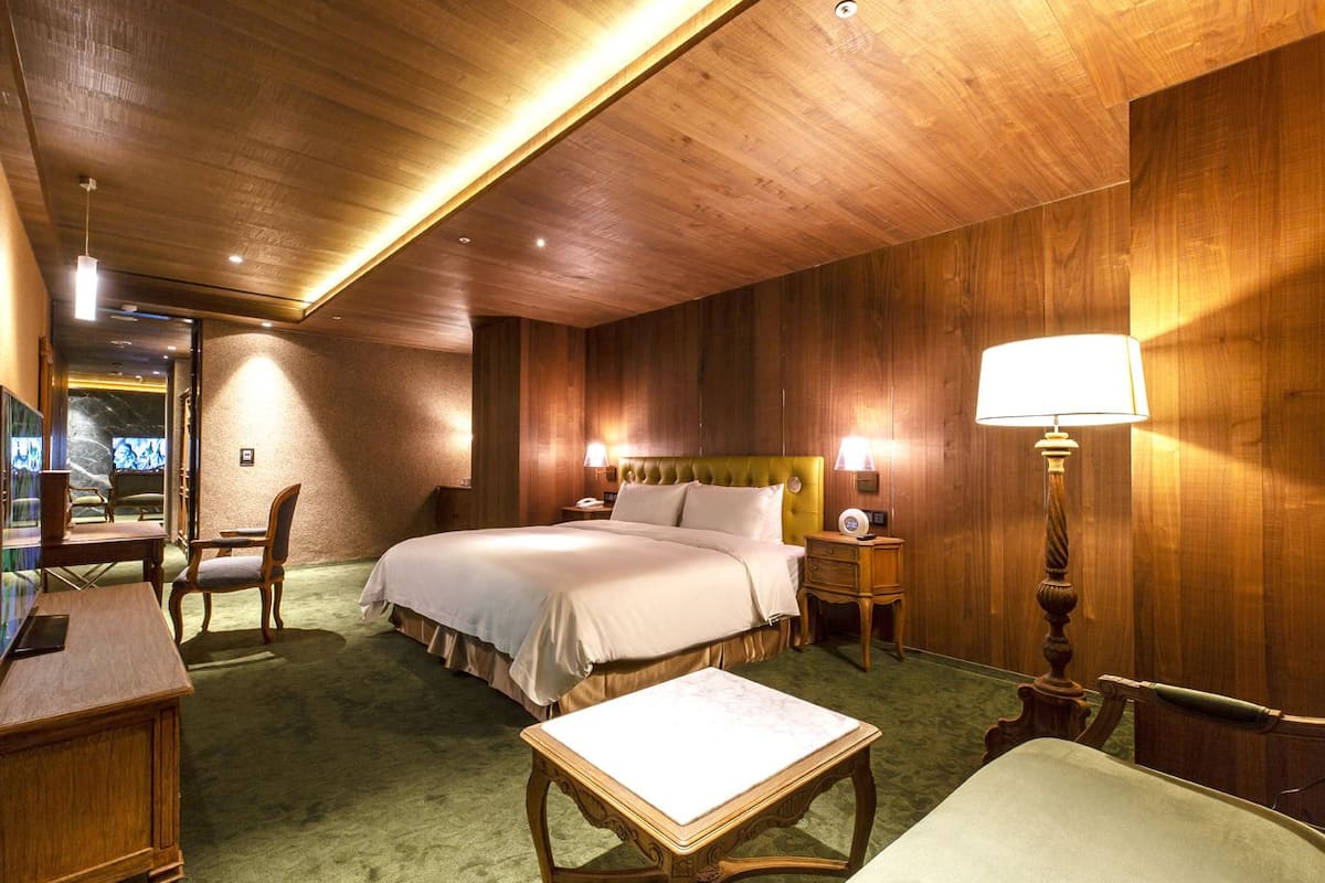 premium suite | room amenity