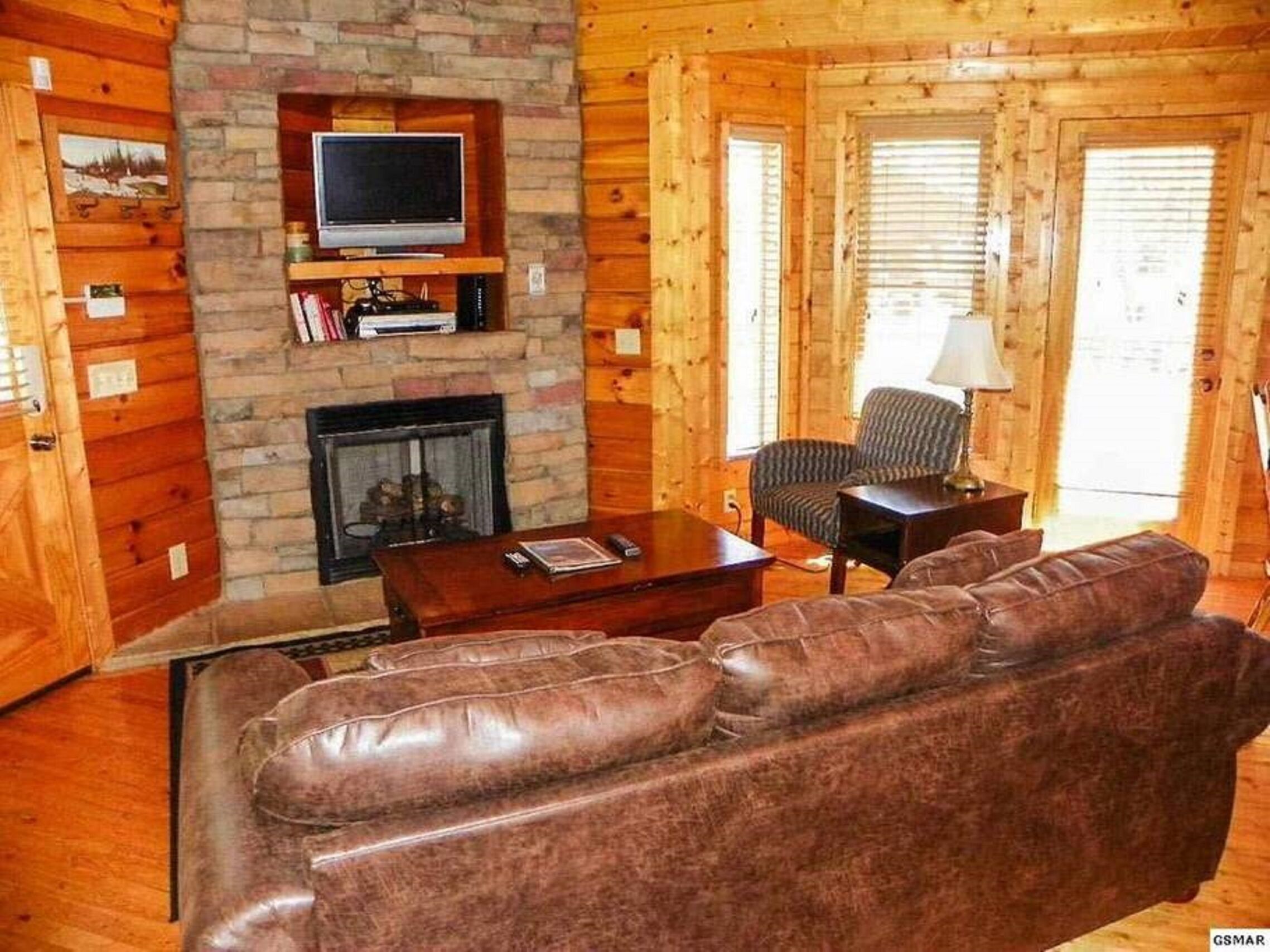 Télévision, cheminée