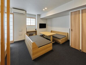 Down comforters, in-room safe, desk, blackout drapes - MIMARU Tokyo Ueno Inaricho (Tokyo)