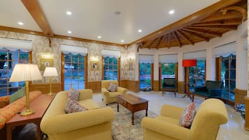 Sala de estar en el lobby