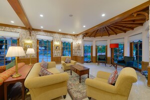 Sala de estar en el lobby