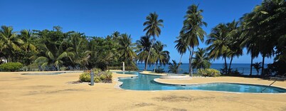 VillaNicky Rincon, PR 2,800 Sqft Beach Front Oasis