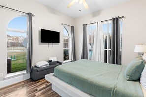 7 bedrooms, iron/ironing board, free WiFi, bed sheets
