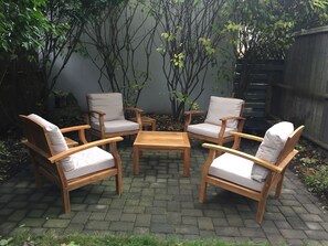 Terrace/patio - Charming 2-bedroom steps from the Eastern Promenade (Portland)