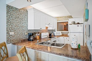 Fridge, microwave, oven, stovetop - Beachfront Condo With Stunning Views, 3rd Floor, Pool Access, Mariner West (Panama City)