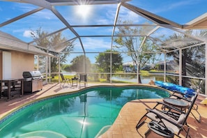 Outdoor pool, a heated pool - Sunset Paradise: Create Florida Memories! Book your Summer vacationNow! (Port Charlotte)