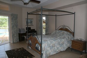 3 bedrooms, desk, iron/ironing board, free WiFi