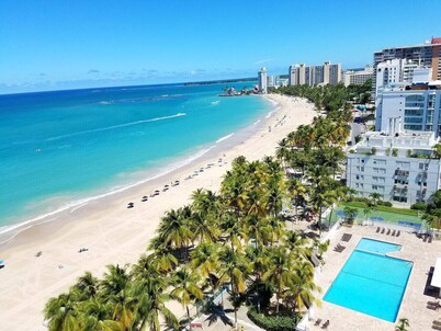 Beachfront  King Bed  Walk 2 Eat Amazing View