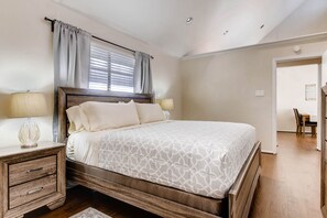 2 bedrooms, iron/ironing board, free WiFi, bed sheets