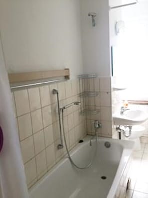 免費盥洗用品、毛巾