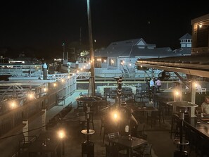 Outdoor dining - Beautiful Wild Dunes ! Relax and Enjoy the Natural Coastal Beauty ! (Isle of Palms)
