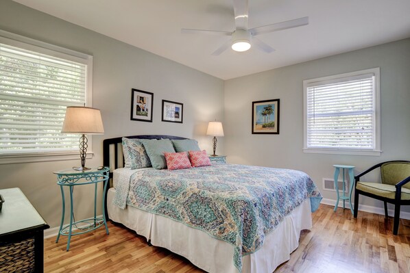 3 عدّة غرف نوم ومكتب ومكواة/لوح كي وسرير سفر