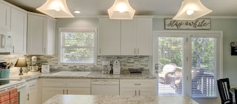 Beautiful, Charming, Historic Riverfront and Wrightsville Beach!