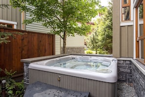 Bain à remous extérieur