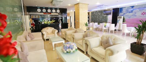 Coin salon dans le hall
