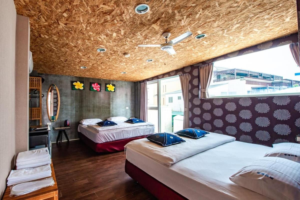 Vierpersoonskamer | Gratis wifi, beddengoed