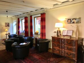 Lobby sitting area - Hôtel de l'Ange (Niedermorschwihr)