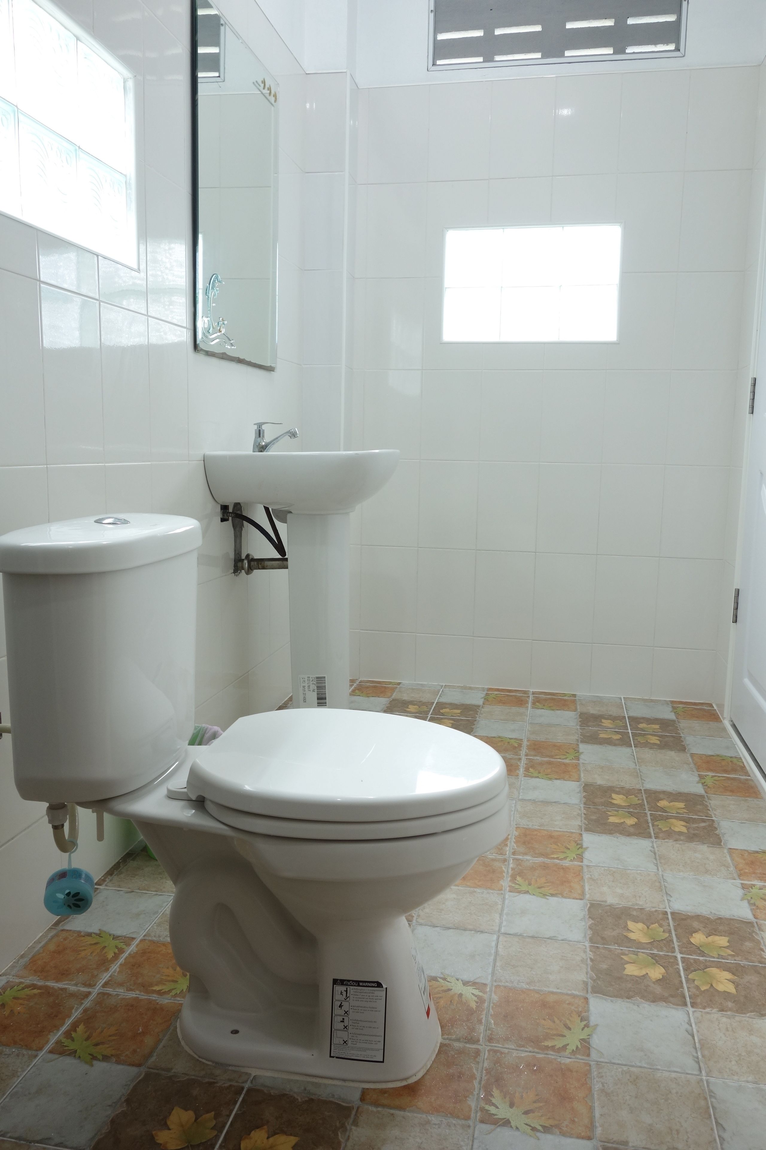 superior bungalow, 1 king bed, partial sea view | bathroom | shower, free toiletries, hair dryer, bidet