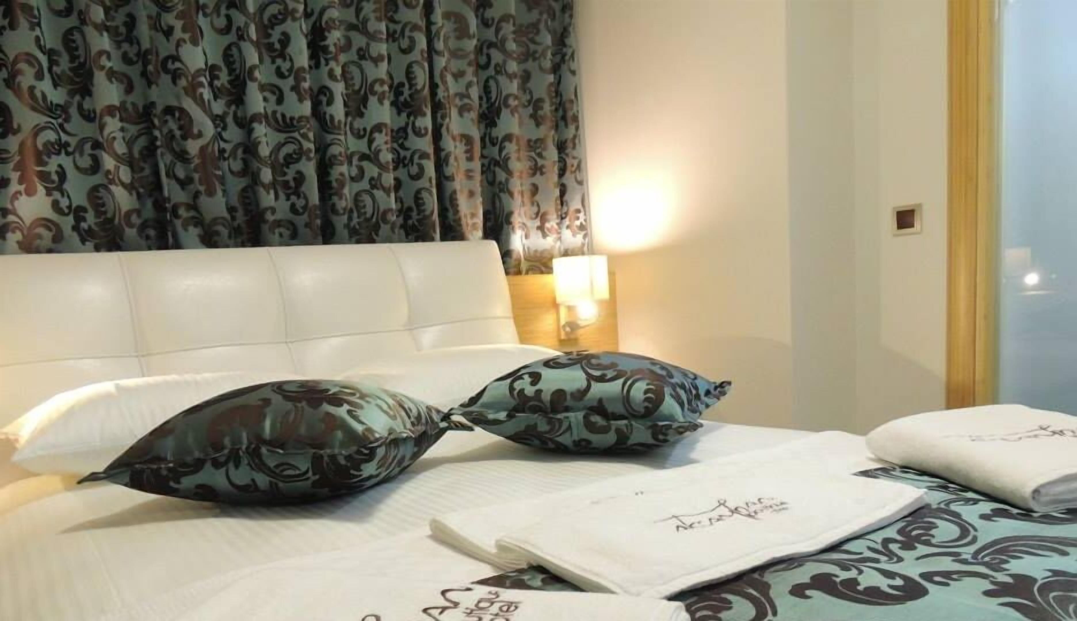 Down duvets, Select Comfort beds, minibar, in-room safe