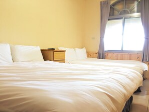 Family Quadruple Room, 2 Double Beds | Premium bedding, desk, blackout drapes, free WiFi - Xianshan Homestay (Shitan)