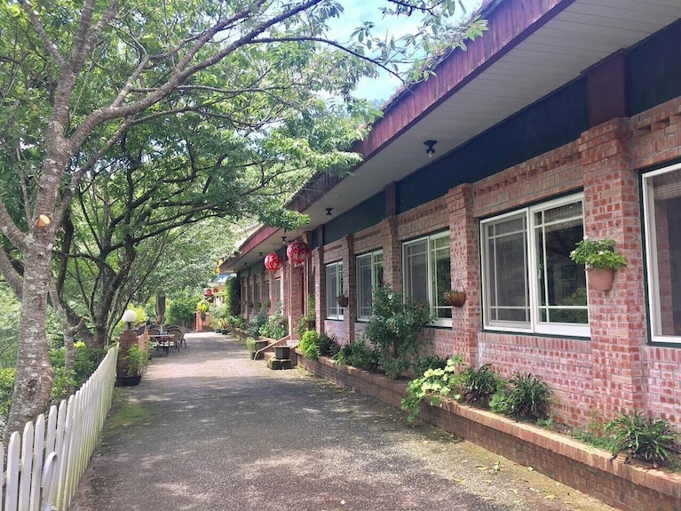 毓琇圖書山莊評價、親子遊樂、包棟烤肉、房價資訊、訂房連結 – 親子友善與自然互動 - 照片 8