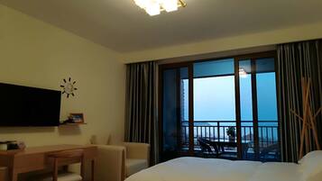 Deluxe-Doppelzimmer, Meerblick | Schreibtisch, Verdunkelungsvorhänge, kostenloses WLAN, Rollstuhlgeeignet