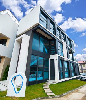 Exterior - Galilee (Magong)