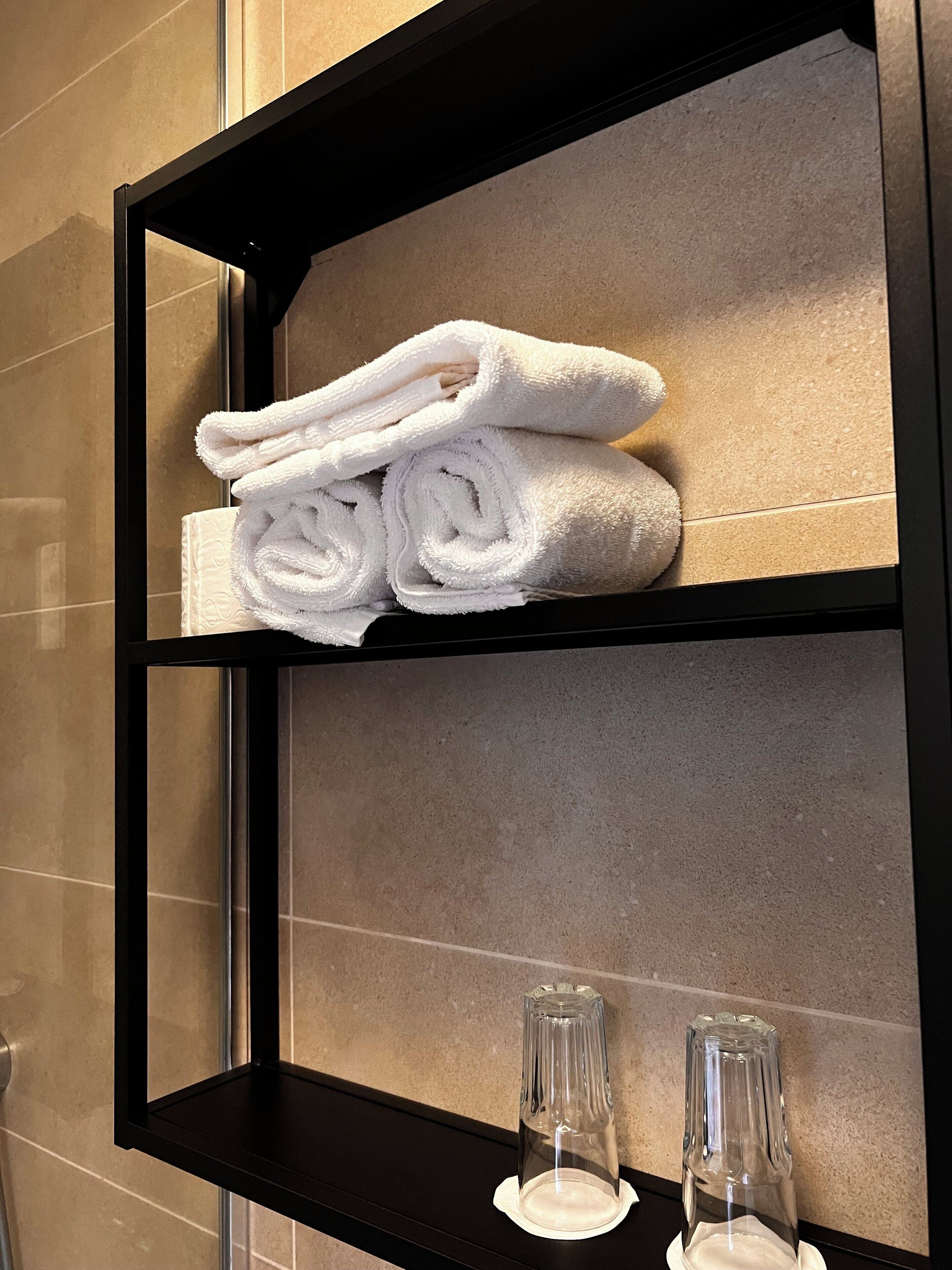 standard double or twin room, private bathroom | bathroom amenities | shower, free toiletries, hair dryer, bathrobes