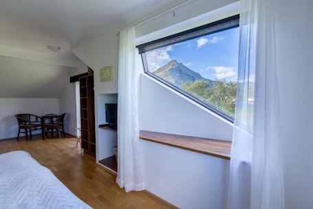 Cortinas blackout, sistema de insonorización y wifi gratis . Hotel Skógá by EJ Hotels