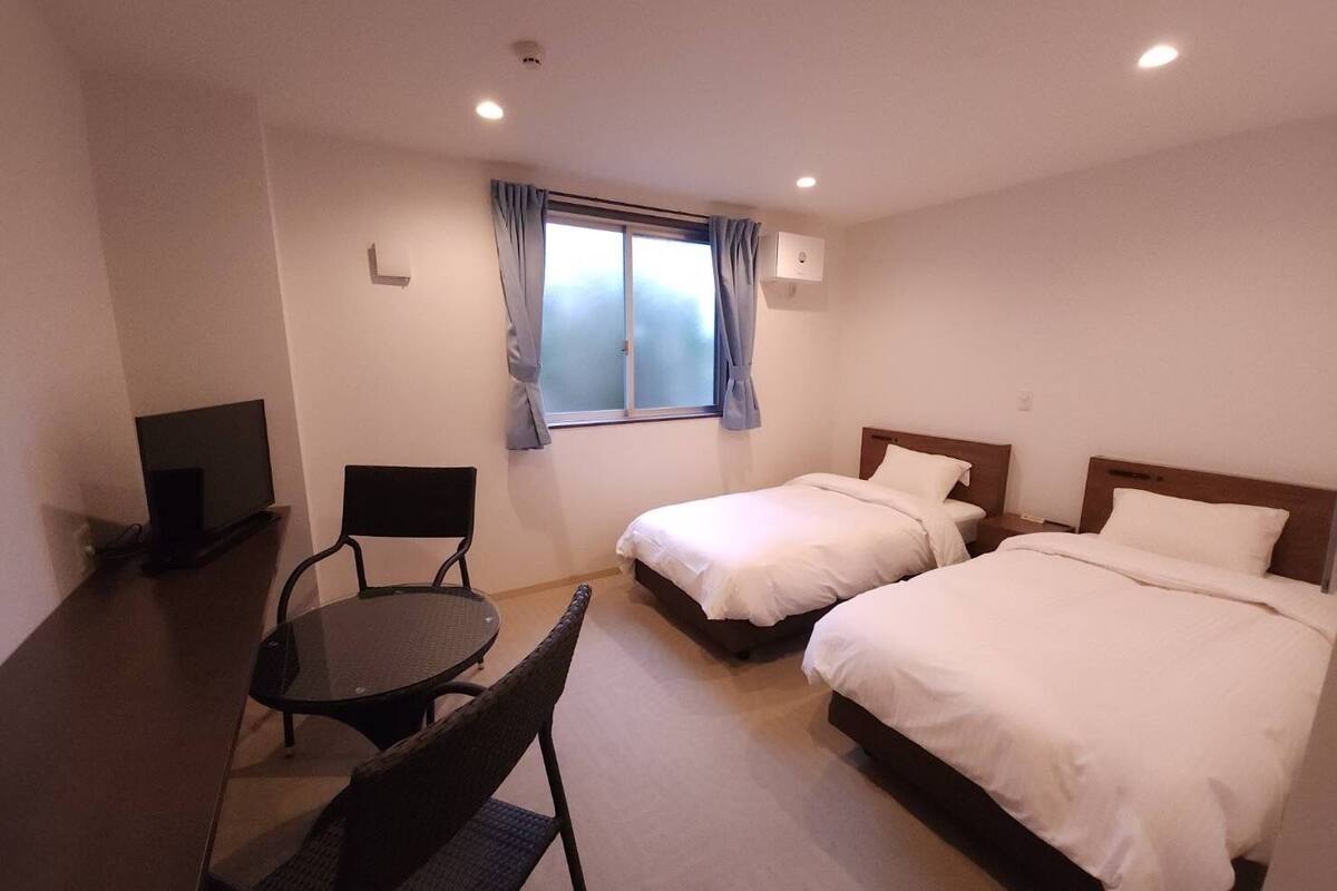 Wifi gratis y ropa de cama