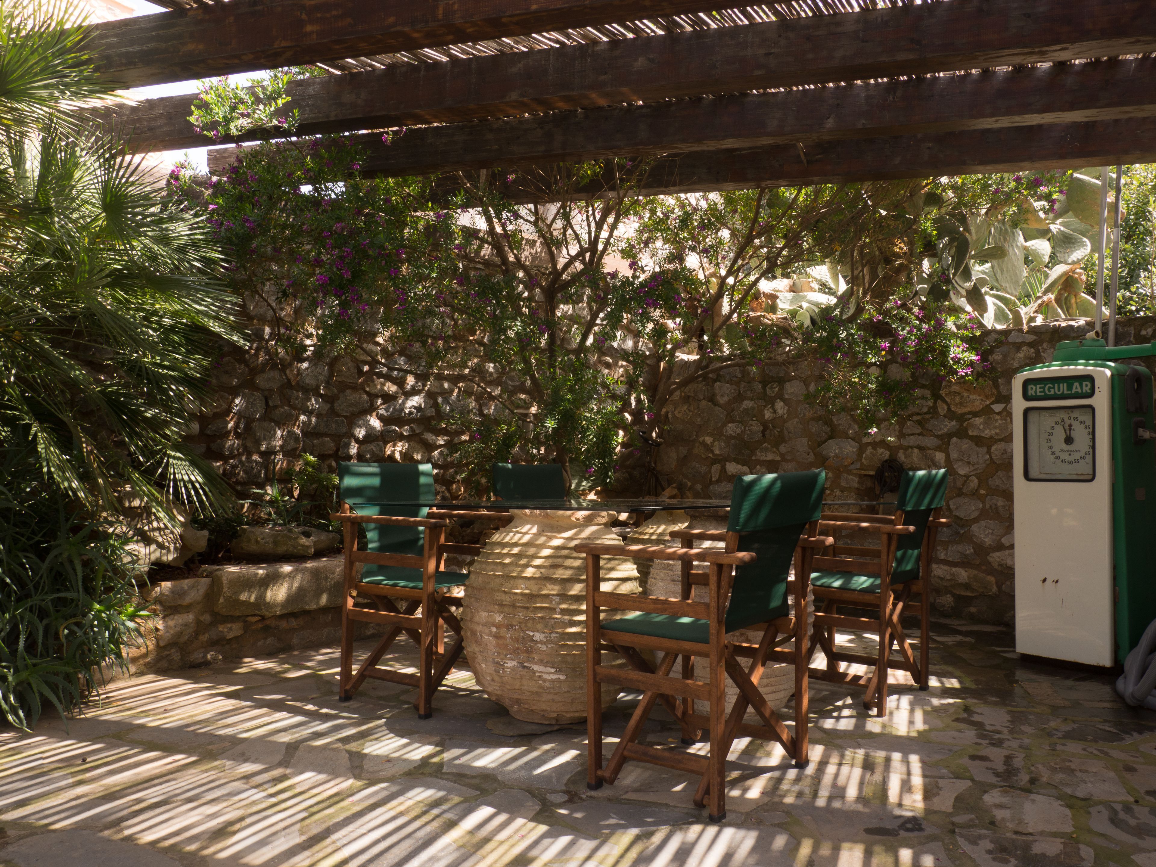 Tempat makan outdoor